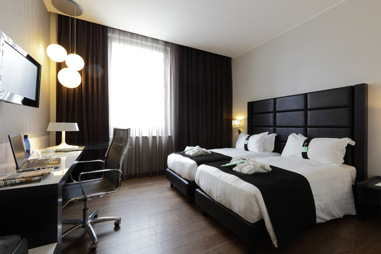 Bedroom 3, Holiday Inn GENOA CITY by IHG, Genova