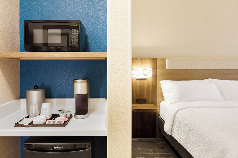 Bedroom 2, Holiday Inn Express TOLEDO NORTH by IHG, Lucas