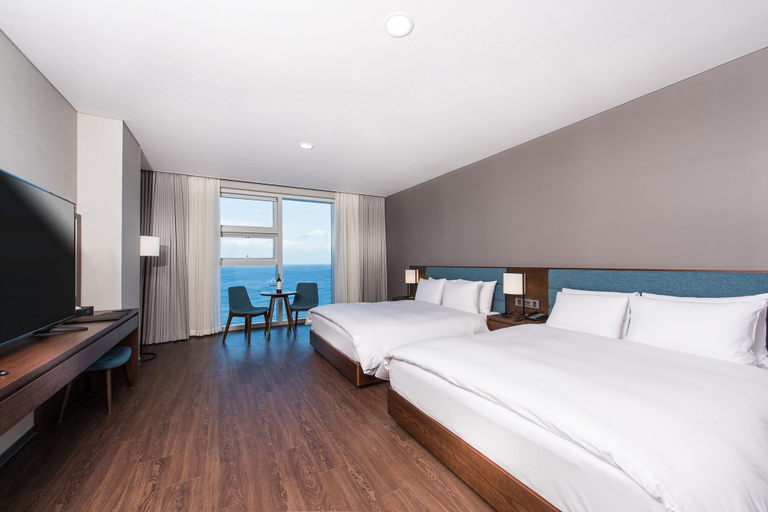 Bedroom 4, Hotel Tops 10, Gangneung