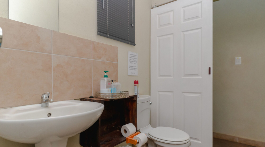 Bathroom 4, Crocodile Bridge Safari Lodge, Ehlanzeni
