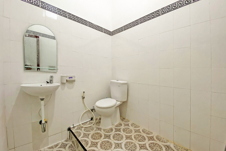 Bathroom 3, Hotel O Mariko's House, Kupang