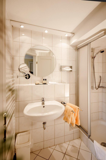 Bathroom 3, Hotel Waldsee, Lindau (Bodensee)
