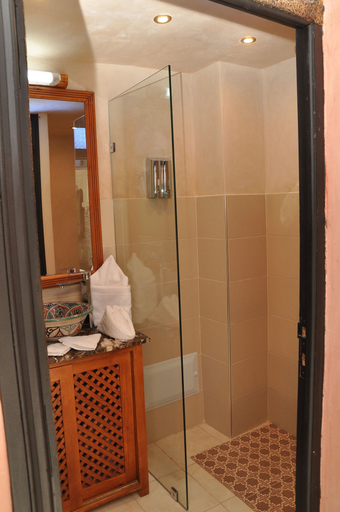 Bathroom 5, Riad La Porte d'Or & Spa, Marrakech