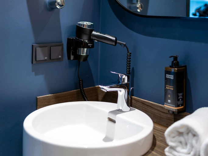 Bathroom 29