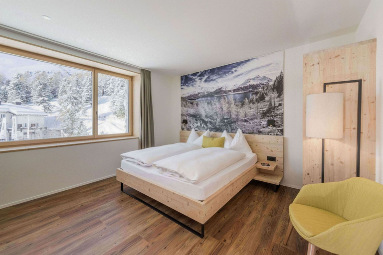 Bedroom 4, Berghotel Randolins, Maloja