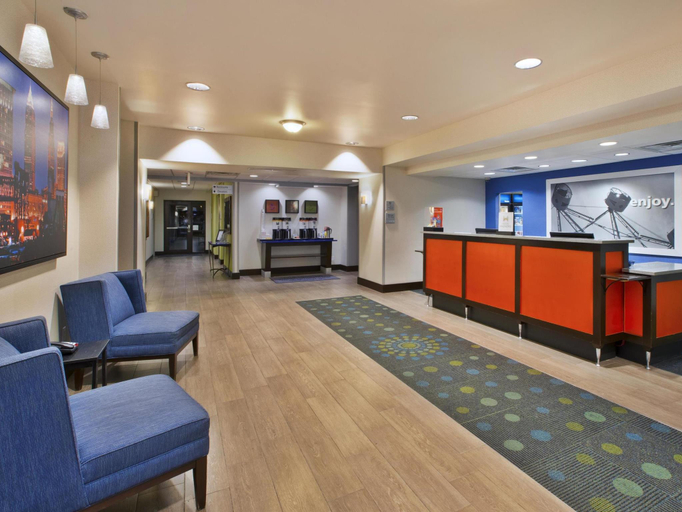 Public Area 2, Hampton Inn & Suites Elyria, Lorain