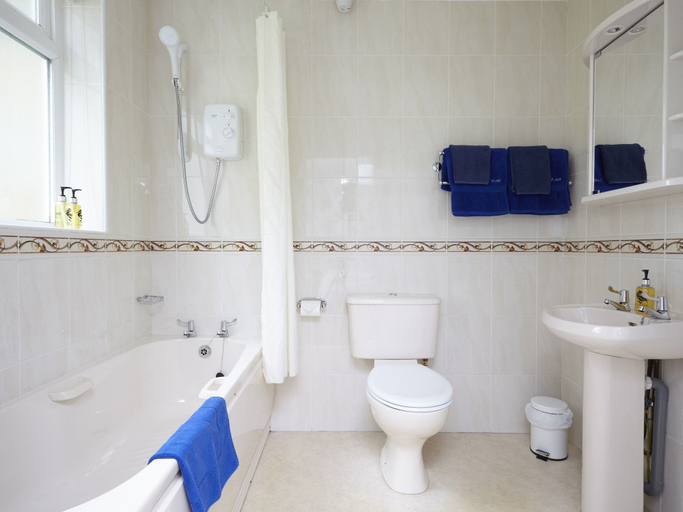 Bathroom 4, St Maur, Isle of Wight