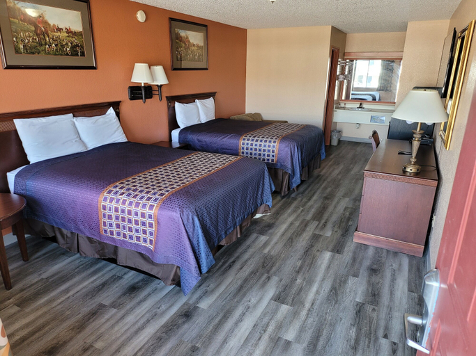 Bedroom 5, Budget Inn, Eastland