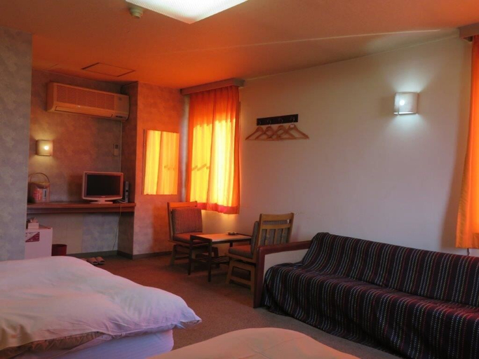 Bedroom 2, Tsuyama Grand Hotel, Tsuyama