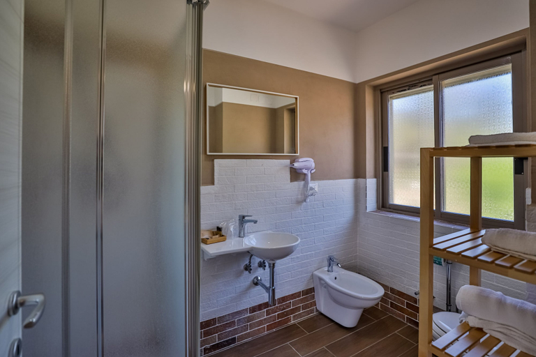 Bathroom 4, Il Pineto Paestum, Salerno