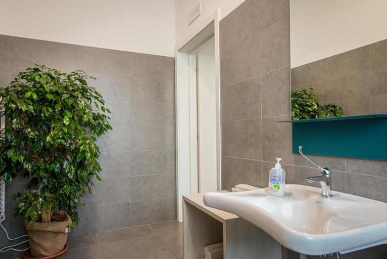 Bathroom 5, Casa A Colori Padova, Padua