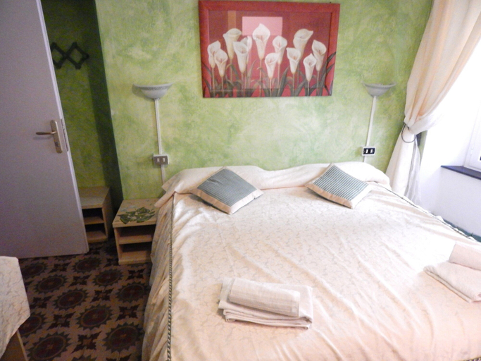 Bedroom 3, Albergo Il Glicine, Savona