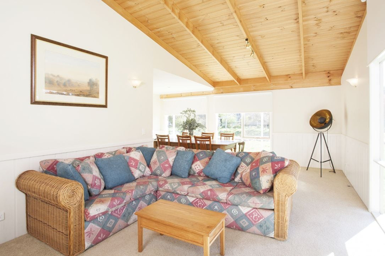 Others 4, Beechworth Cedar Cottages, Indigo - Pt A