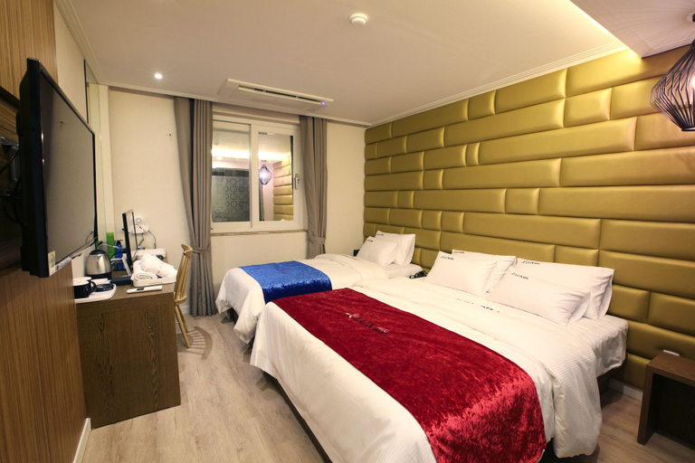 Bedroom 3, Jeju Lux Hotel, Seogwipo