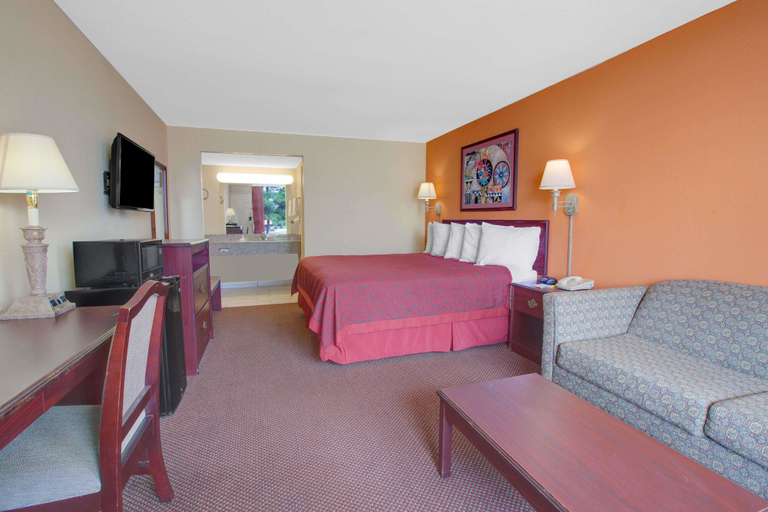 Bedroom 3, Days Inn by Wyndham Okemah, Okfuskee
