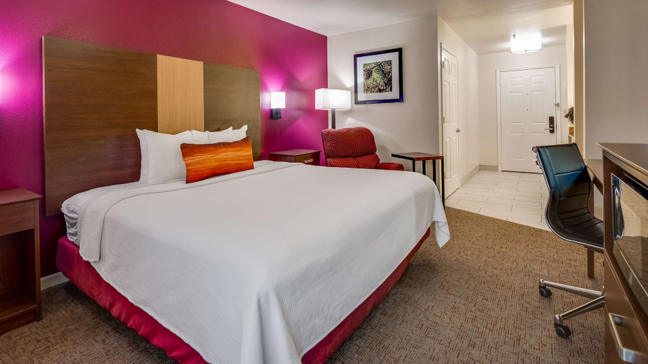 Bedroom 3, Best Western Pineywoods Inn, Cass