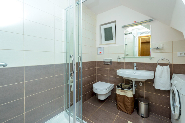 Bathroom 4, Hedera Estate, Villa Hedera XIV, Pojezerje