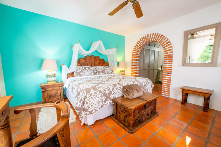Bedroom 2, Charming Villas by Casa Holistic B&B, Allende