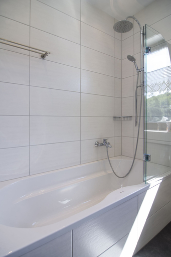 Bathroom 3, Ferienhaus Faltmann, Düren