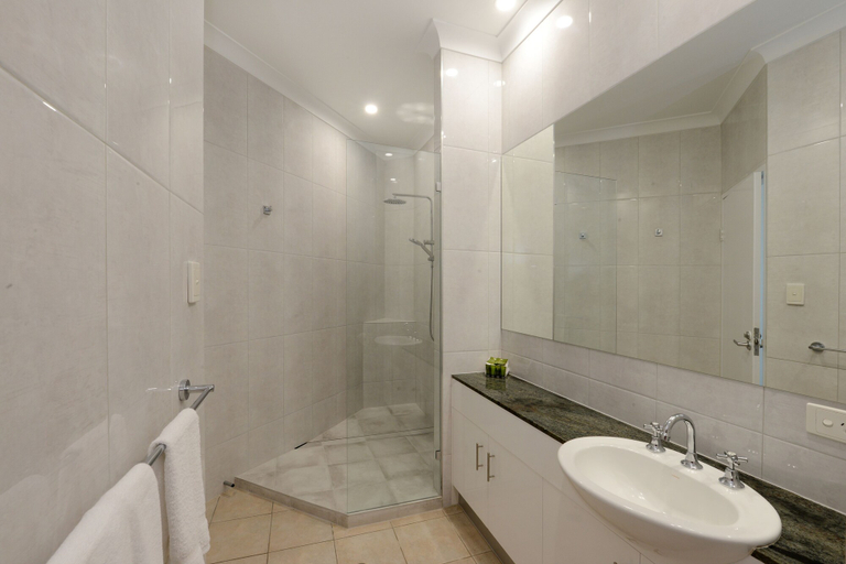 Bathroom 3, Seascape Holidays- Beaches, Douglas