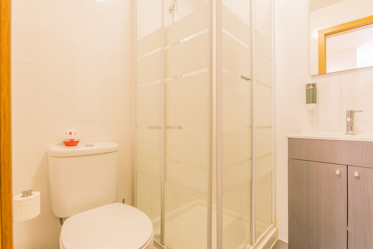 Bathroom, Porto Island, Porto