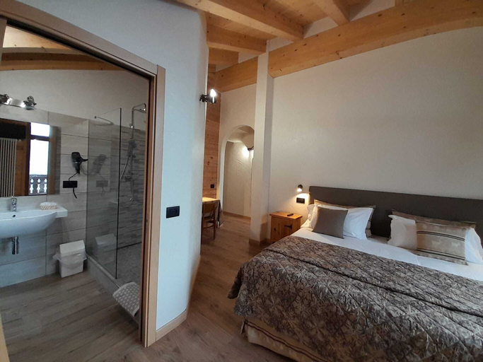 Bedroom 2, Hotel Astoria, Aosta