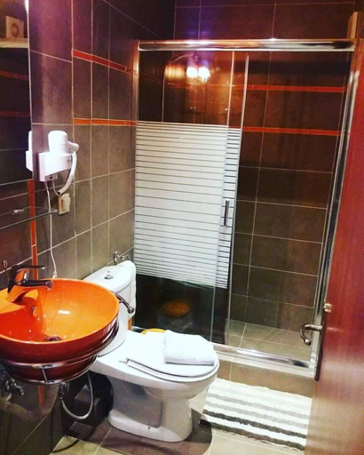 Bathroom 4, Elizabeth Hotel, Central Macedonia