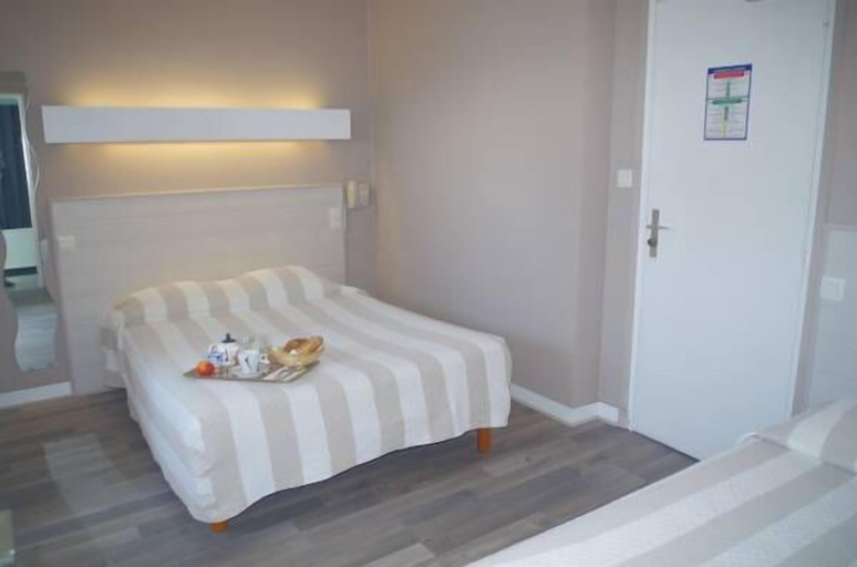 Bedroom 3, Hôtel La Marine, Morbihan