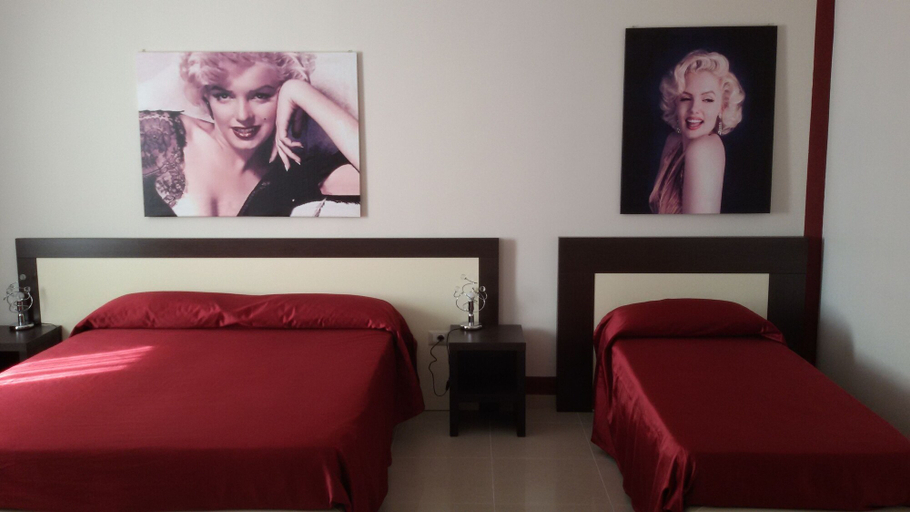 Bedroom 4, Merylinn Guest House, Salerno