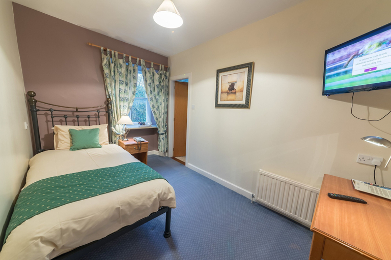 Bedroom 3, Pentland, Highland