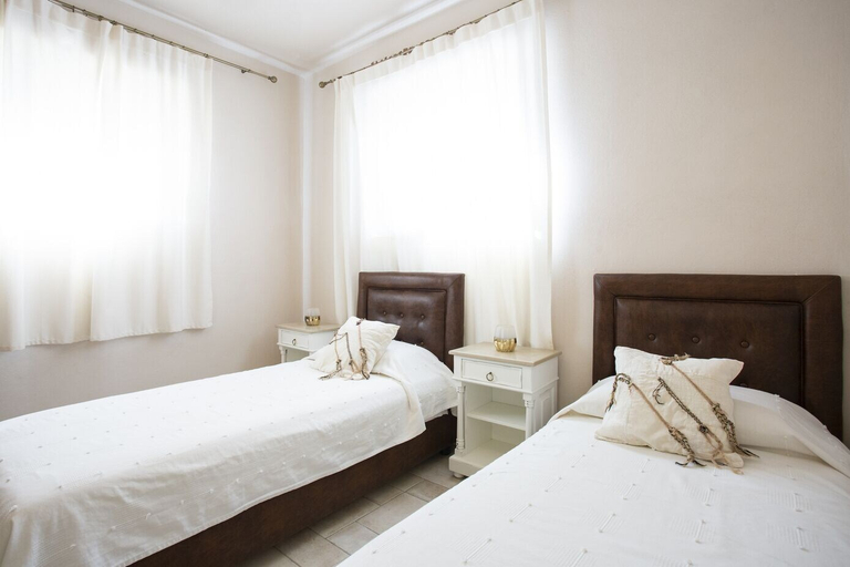 Bedroom 2, Villa Myrsini, Faistos