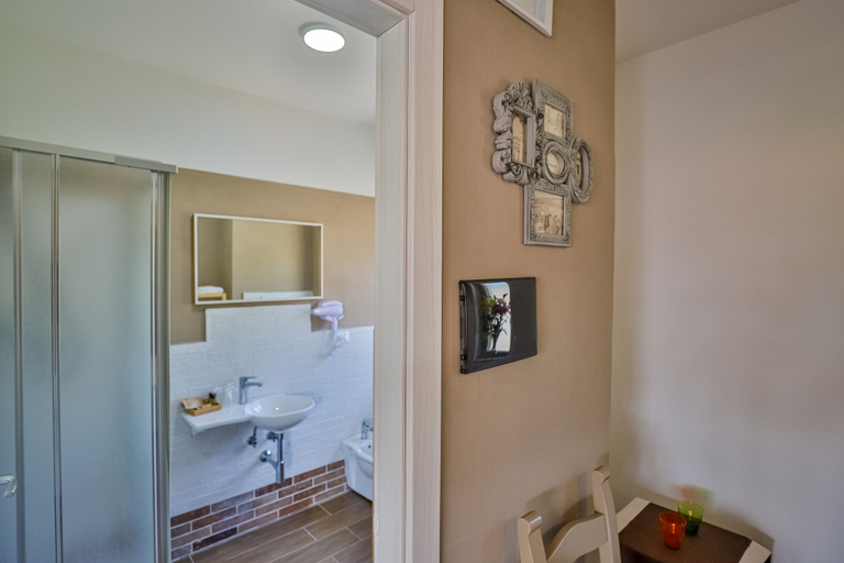 Bathroom 3, Il Pineto Paestum, Salerno