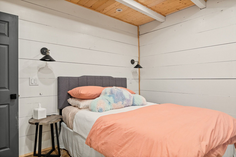 Bedroom 3, Pineview Cabin Spectacular Views, San Bernardino