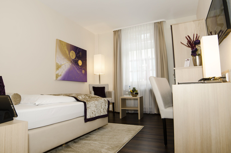 Bedroom 4, Hotel Merkur, Baden-Baden