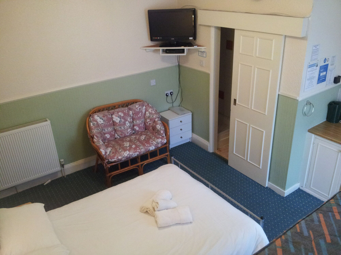 Bedroom 2, Brampton Guest House, Torbay