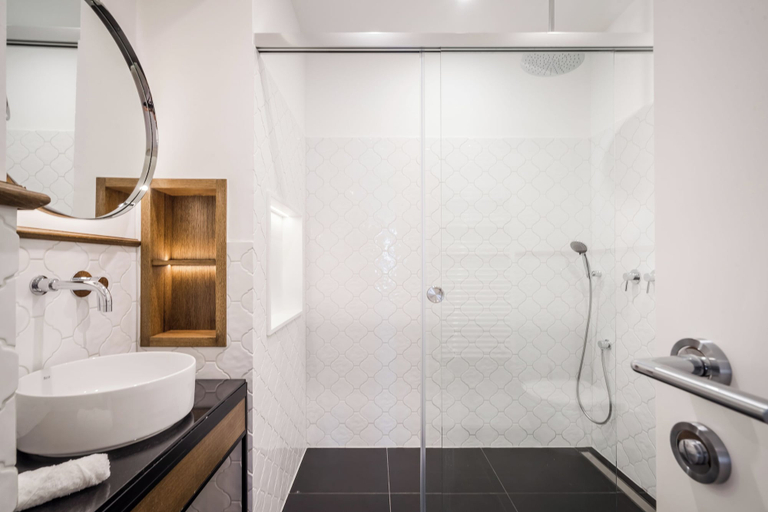 Bathroom 2, Budapest Eye Boutique Suites by BQA, Budapesti