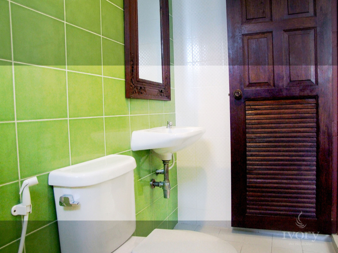 Bathroom 5, Ivory Phi Phi Island, Mueang Krabi