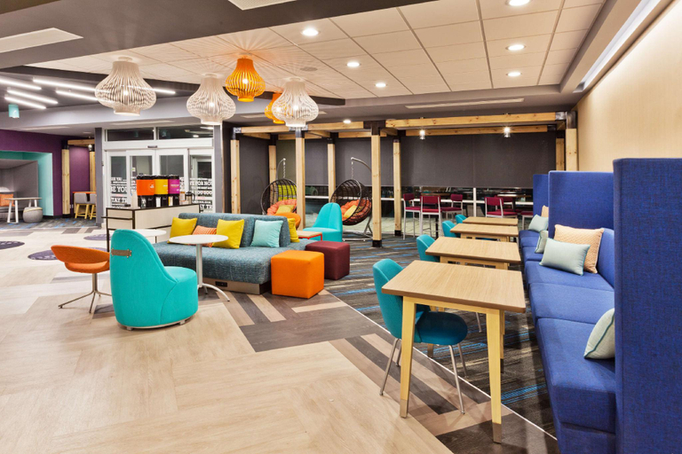 Public Area 2, Tru by Hilton Auburn, Lee
