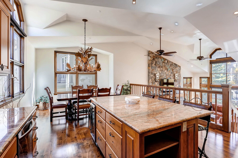 Food & Drinks, Highlands Area by East West Hospitality, Eagle