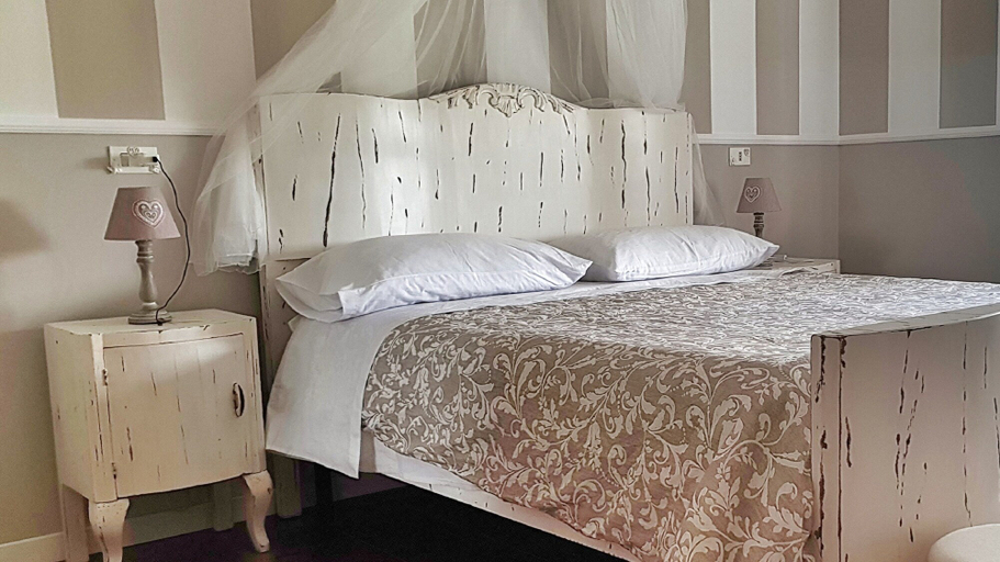 Bedroom 3, B&B Ricci by holidayngo, Frosinone