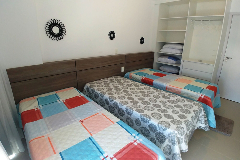 Bedroom 3, Areias do Mar ! 2 Quartos Familia, com Varanda A213, Barra de São Miguel