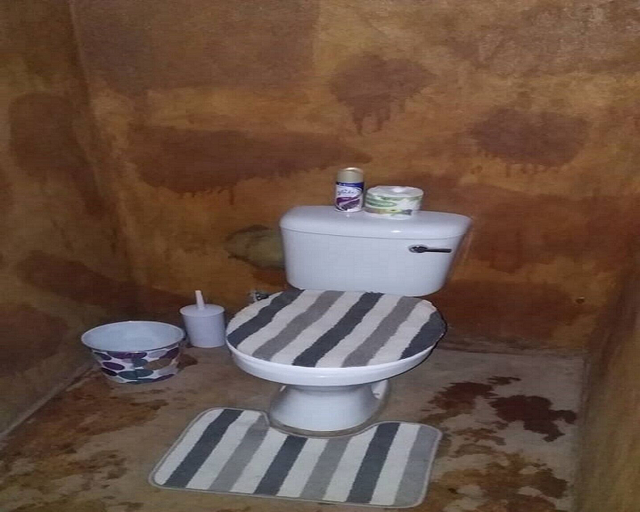 Bathroom, Omapaha Traditional Hut, Outjo