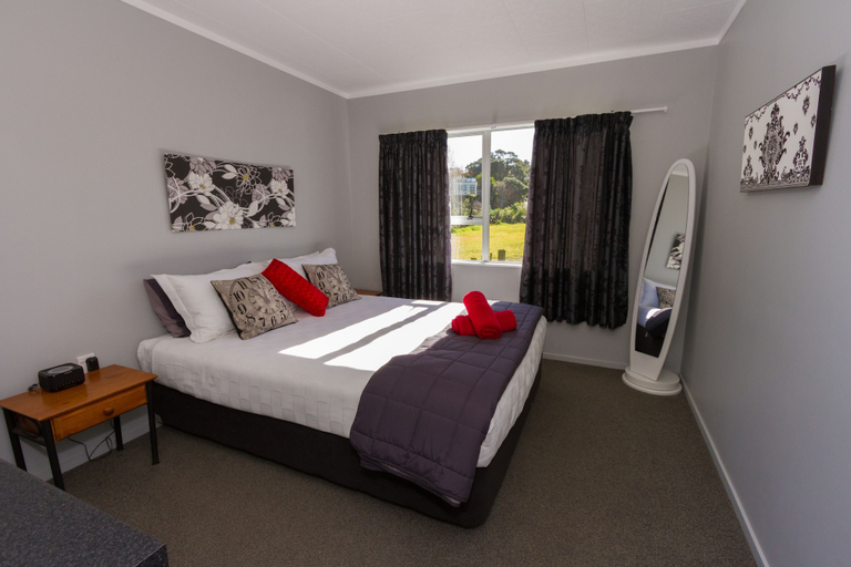 Bedroom 3, Mangawhai Heads Holiday Park, Kaipara