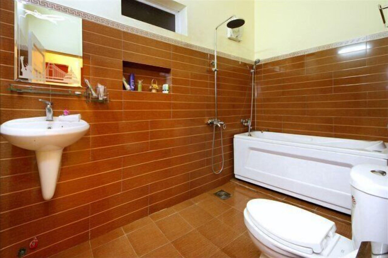 Bathroom 4, Strawberry Garden Homestay, Da Nang