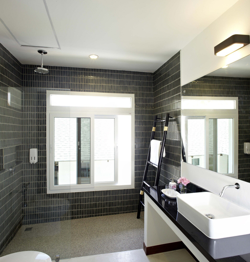 Bathroom 4, The Beach House, Mueang Krabi