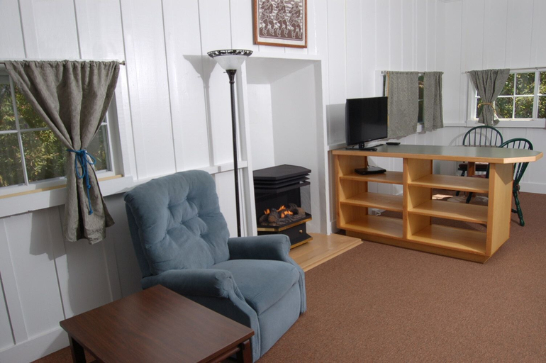 Others 5, Lava Lodge at Hale Kilauea, Hawaii