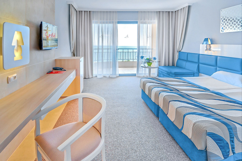 Bedroom 3, Grifid Arabella Hotel - Ultra All inclusive & Aquapark, Varna