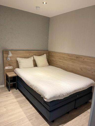 Bedroom 2, Joy Hotel, Amsterdam