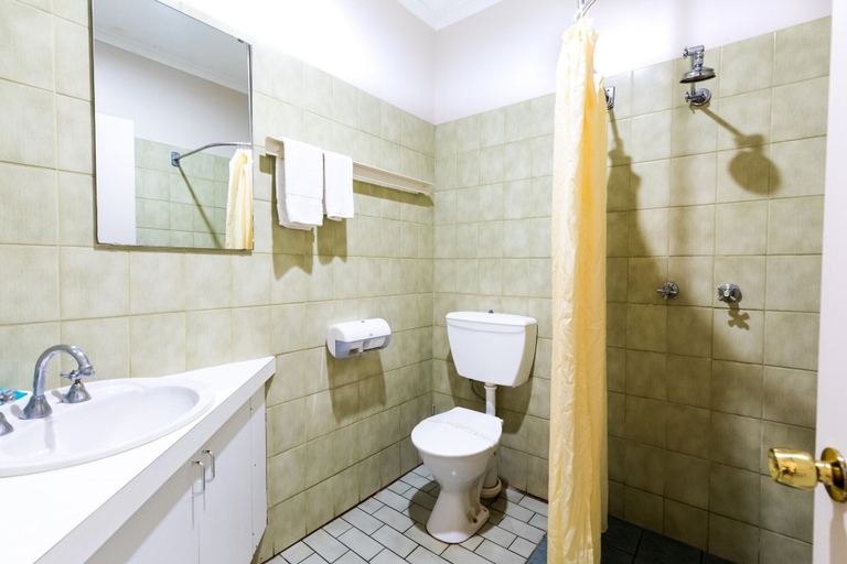 Bathroom 3, Contour Hotel Katherine, Katherine