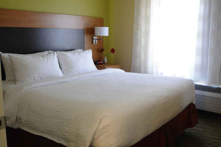 Bedroom 3, TownePlace Suites Redding, Shasta